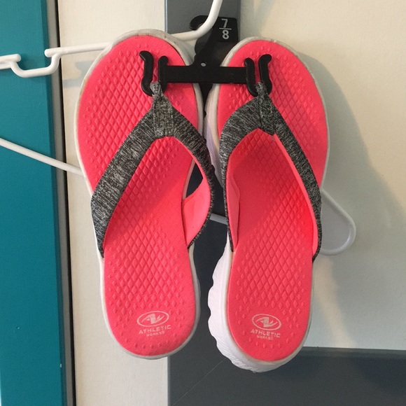 athletic works flip flops